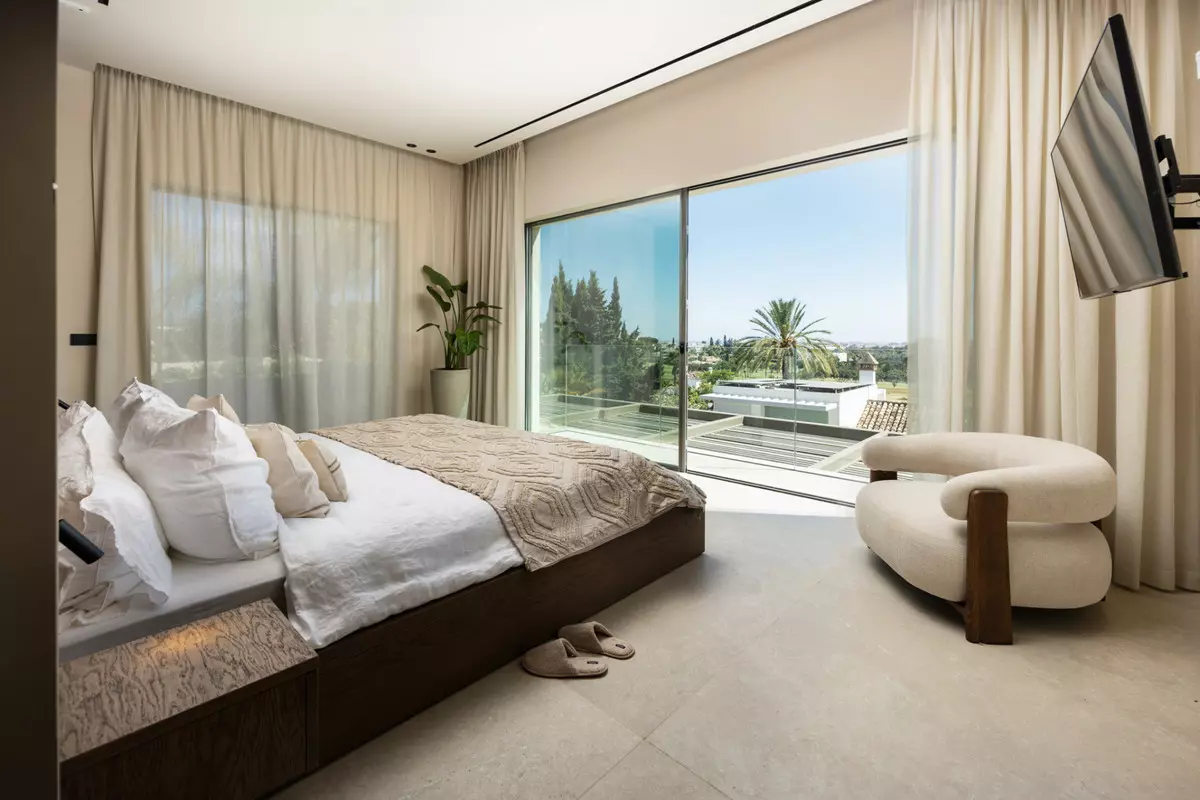 5-bedroom Villa In Marbella, Spain (785 M²)