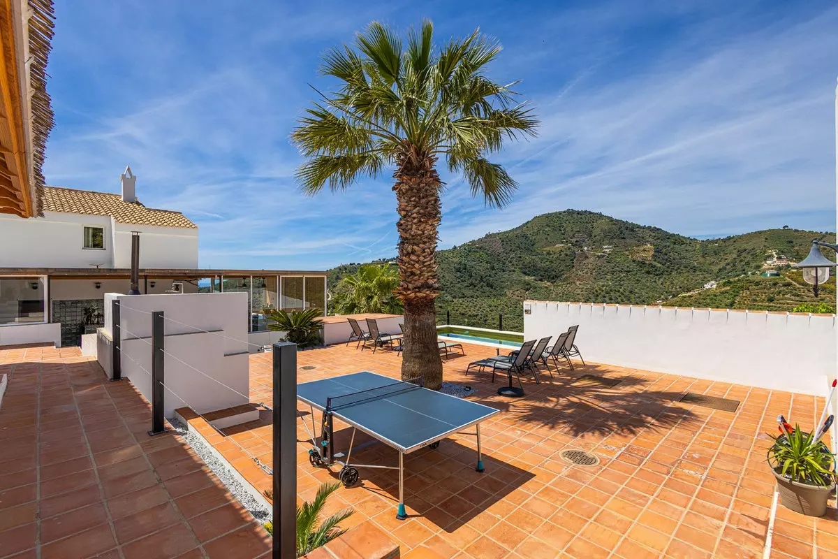 7-bedroom Villa In Cómpeta, Spain (381 M²)