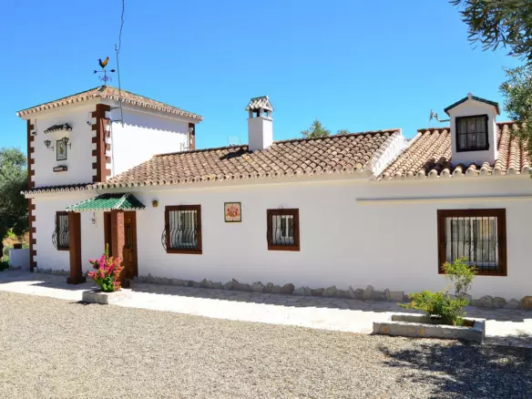 4-bedroom Villa In Álora, Spain (165 M²)