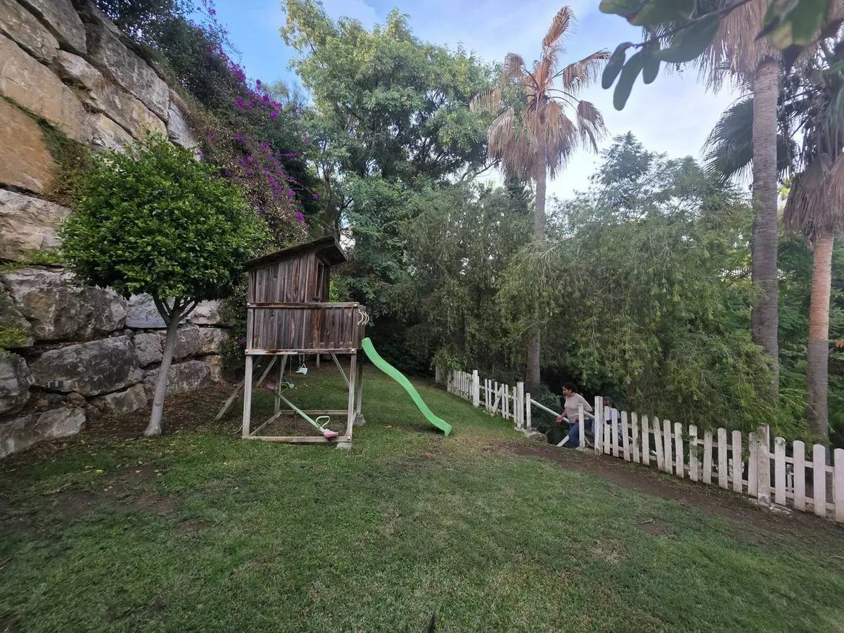 6-bedroom Villa In Estepona, Spain (415 M²)
