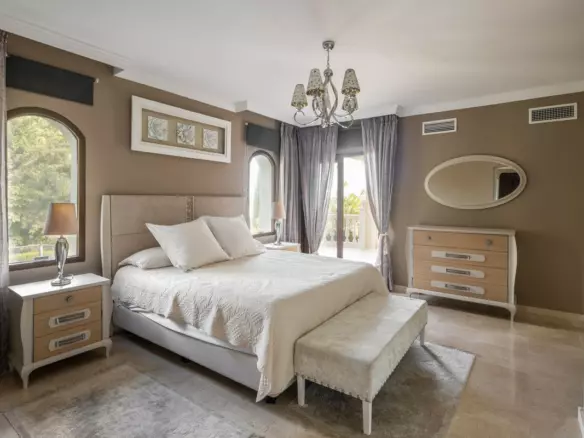 6-bedroom Villa In Estepona, Spain (415 M²)