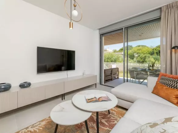 2-bedroom Apartment In Marbella, Spain (98 M²)