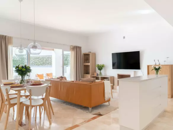 3-bedroom Apartment In Estepona, Spain (112 M²)