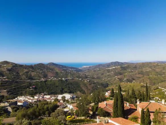 5-bedroom Villa In Cómpeta, Spain (567 M²)