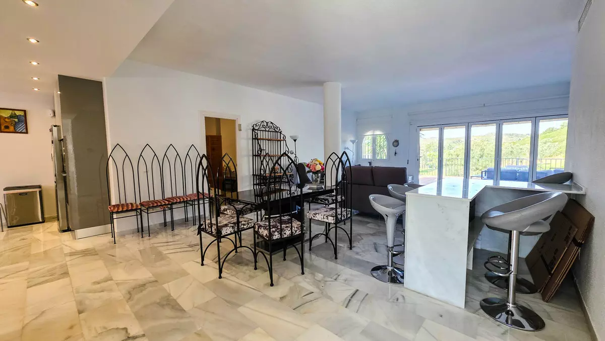 5-bedroom Villa In Manilva, Spain (189 M²)