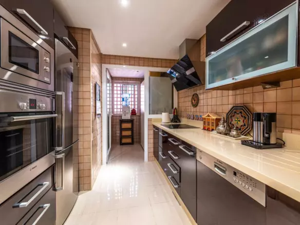 2-bedroom Apartment In Marbella, Spain (142 M²)