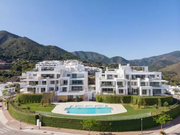 3-bedroom Apartment In Ojen, Spain (145 M²)