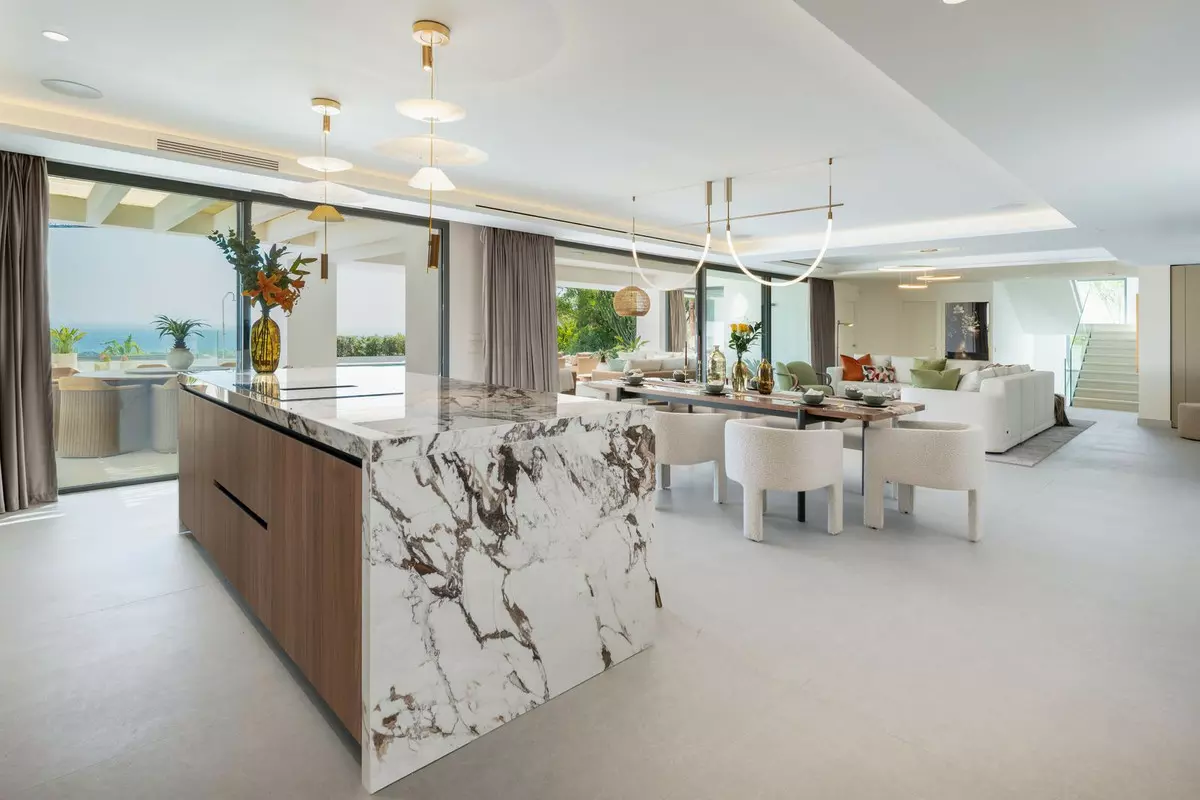 5-bedroom Villa In Marbella, Spain (627 M²)