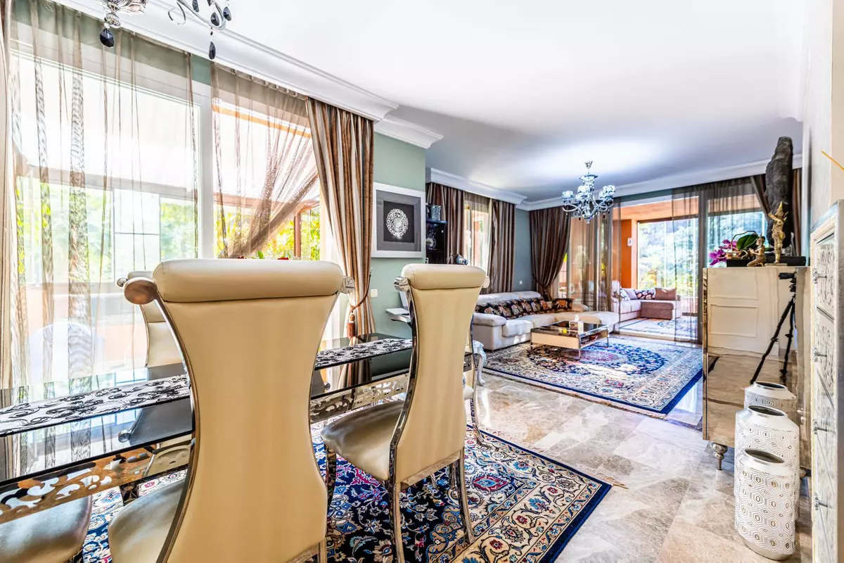 2-bedroom Apartment In Marbella, Spain (142 M²)