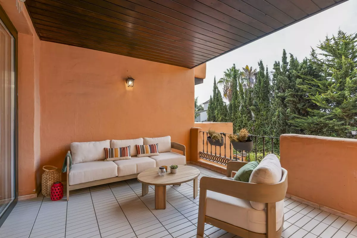2-bedroom Apartment In Estepona, Spain (140 M²)
