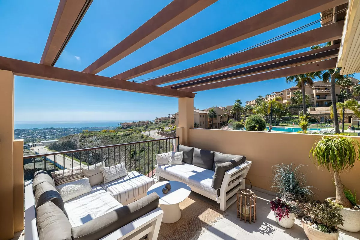 2-bedroom Apartment In Benahavis, Spain (118 M²)