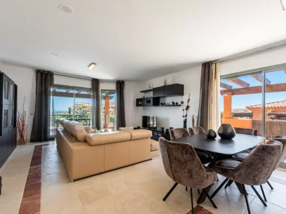 3-bedroom Apartment In Estepona, Spain (169 M²)