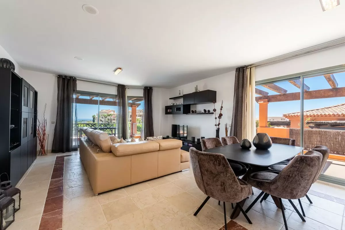 3-bedroom Apartment In Estepona, Spain (169 M²)