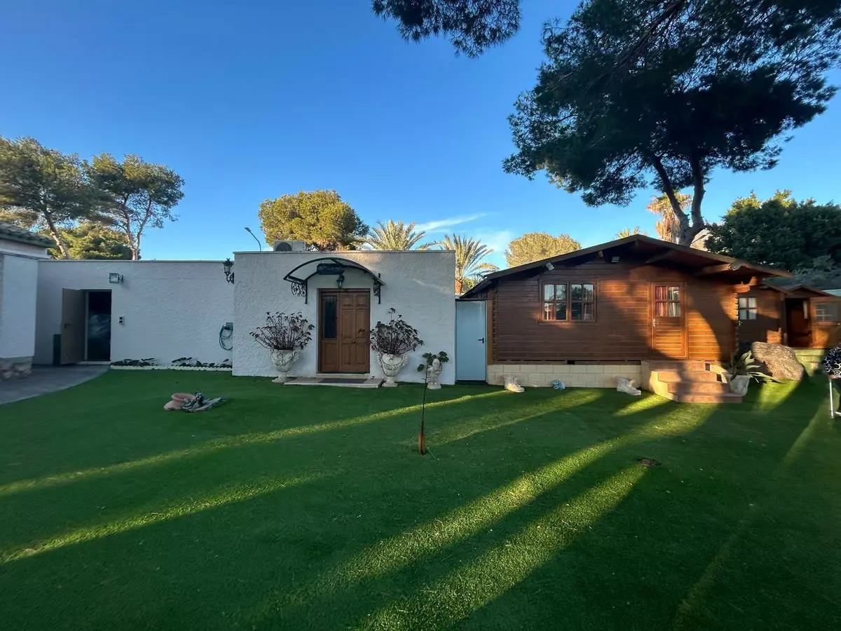 3-bedroom Villa In Orihuela, Spain (200 M²)