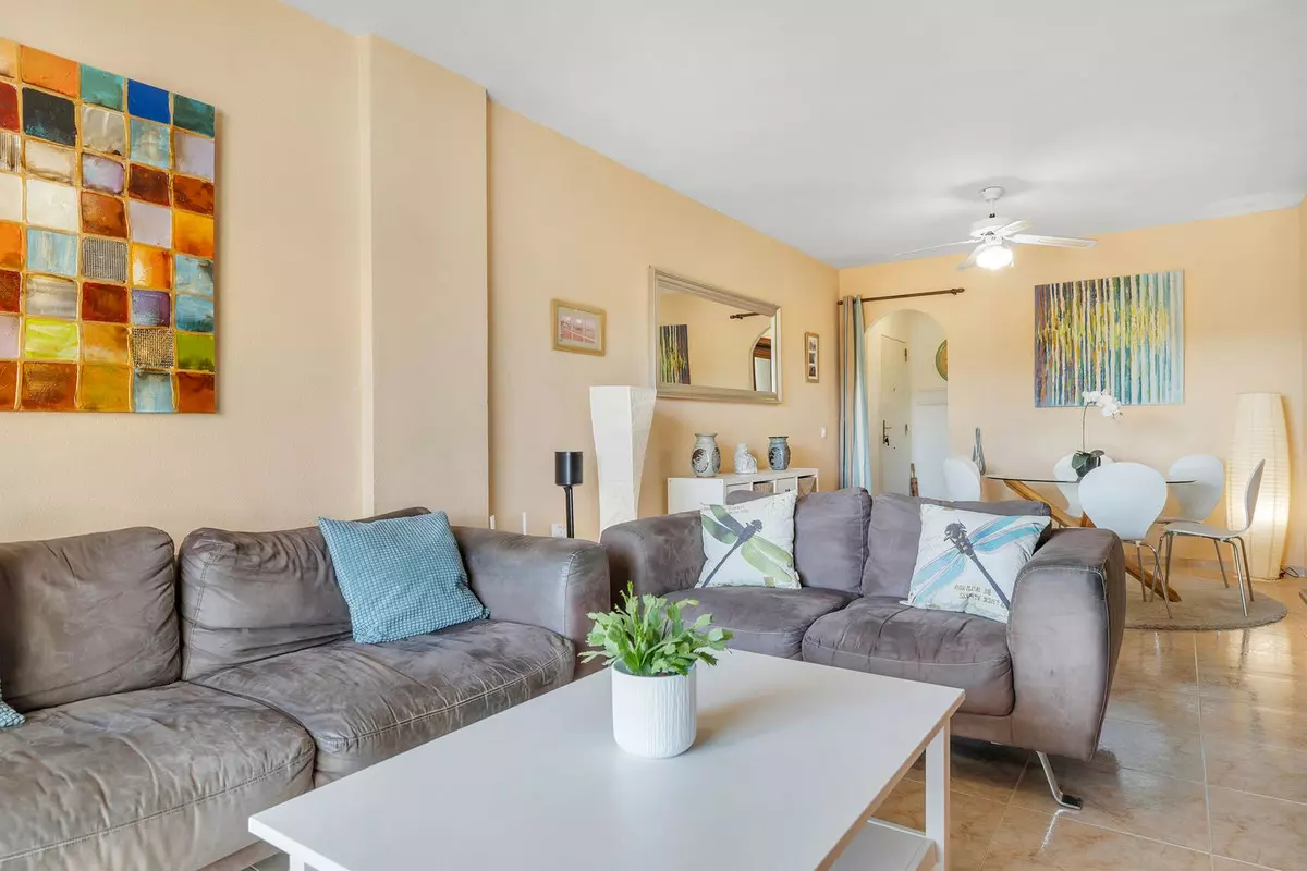 3-bedroom Apartment In Benalmádena, Spain (96 M²)