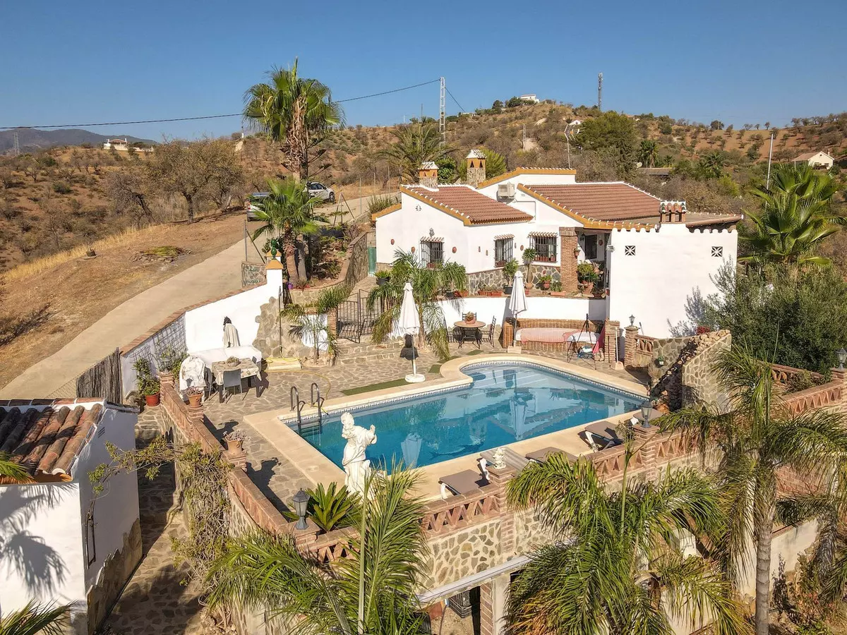3-bedroom Villa In Guaro, Spain (93 M²)