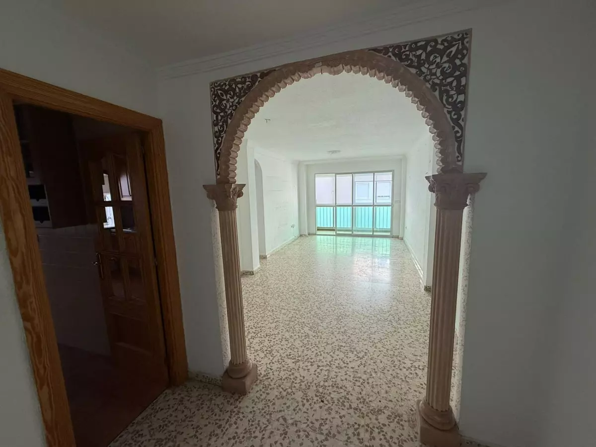 3-bedroom Apartment In Estepona, Spain (104 M²)