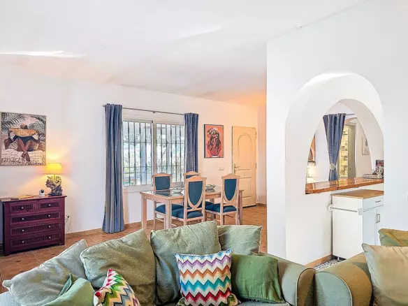 3-bedroom Villa In Cómpeta, Spain (141 M²)