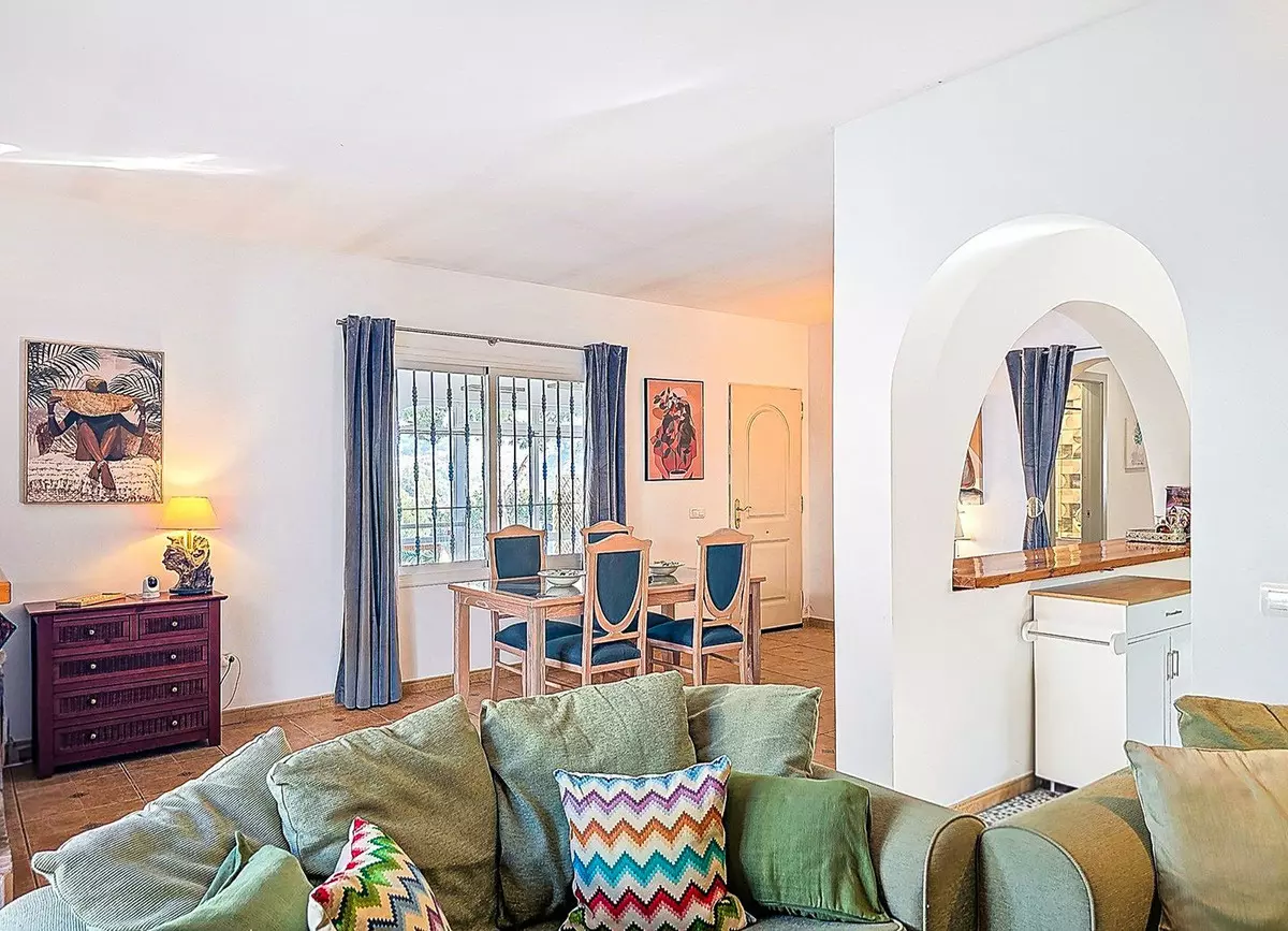 3-bedroom Villa In Cómpeta, Spain (141 M²)