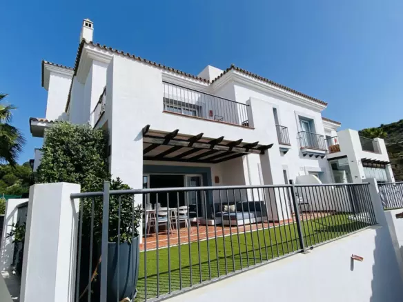 2-bedroom Apartment In Estepona, Spain (111 M²)