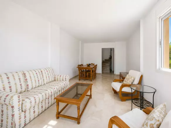 3-bedroom Apartment In Casares, Spain (122 M²)