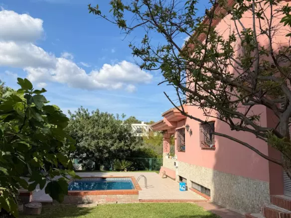 4-bedroom Villa In Casares, Spain (165 M²)