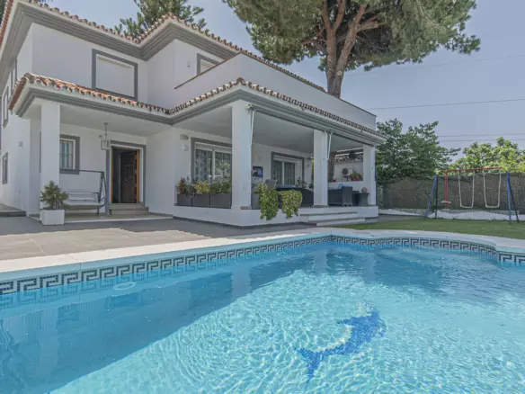 5-bedroom Villa In Marbella, Spain (275 M²)