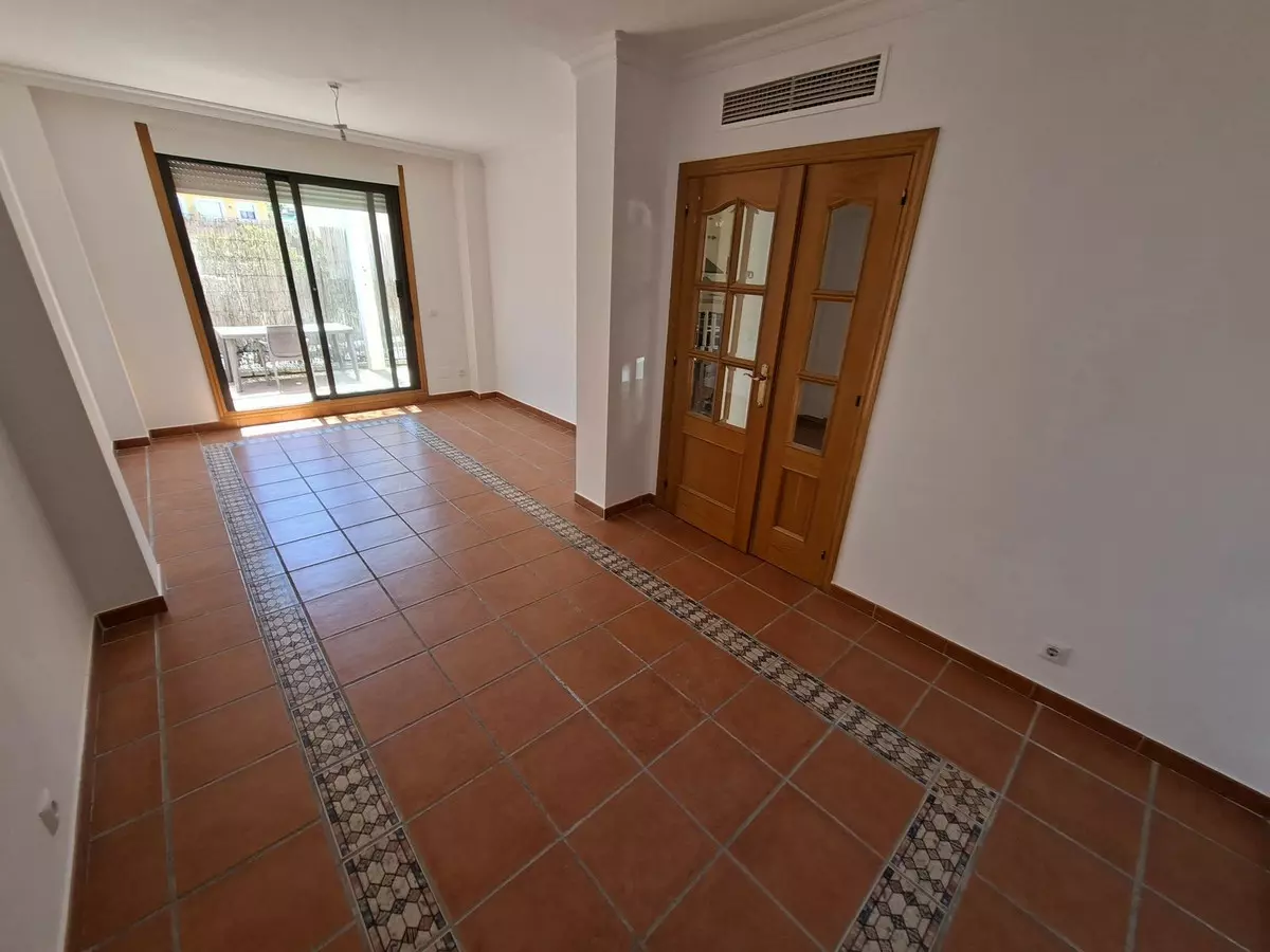 3-bedroom Villa In Manilva, Spain (131 M²)