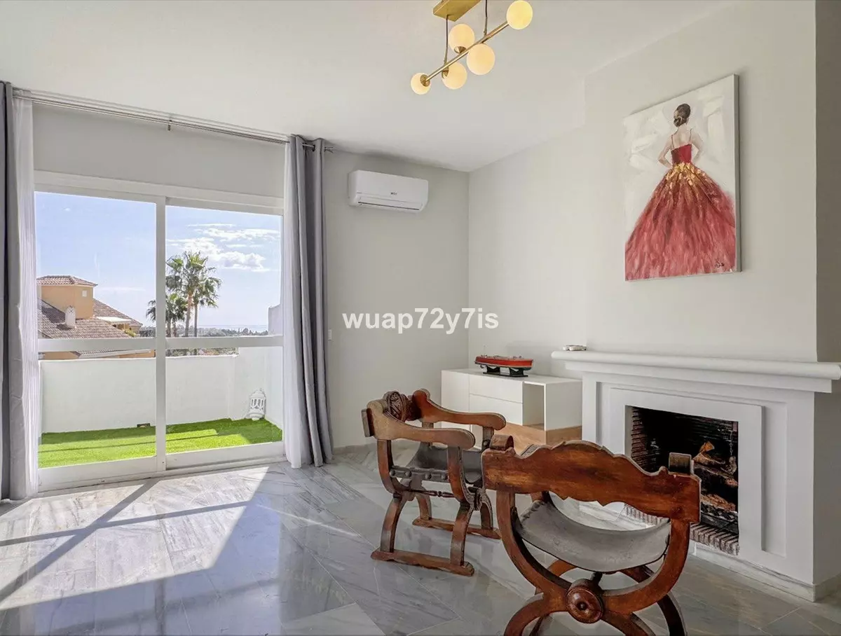 3-bedroom Apartment In Estepona, Spain (124 M²)