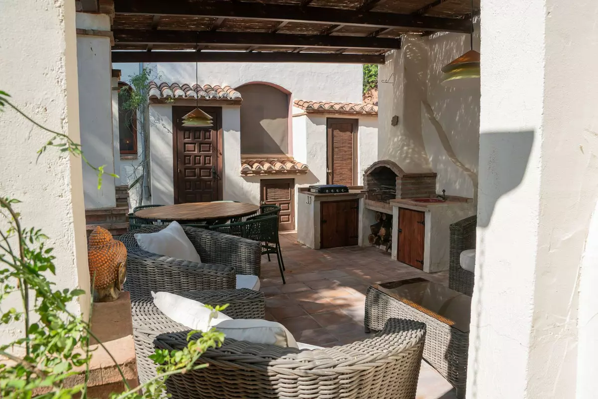 7-bedroom Country House In Almogía, Spain (102 M²)