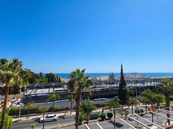 3-bedroom Apartment In Torremolinos, Spain (114 M²)
