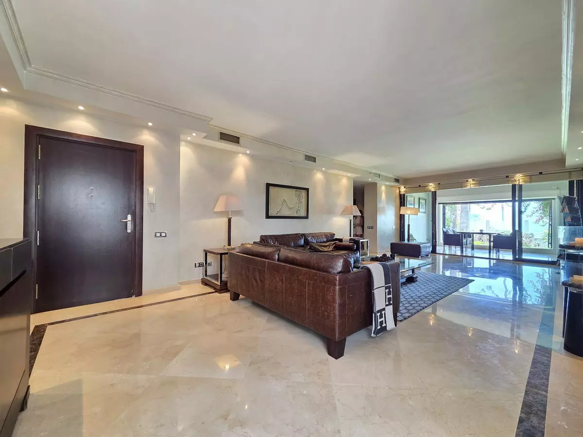 2-bedroom Apartment In Marbella, Spain (146 M²)