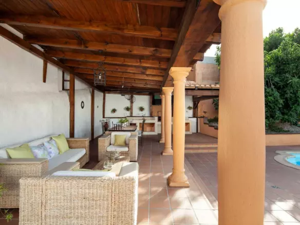 5-bedroom Country House In Serrato, Spain (312 M²)