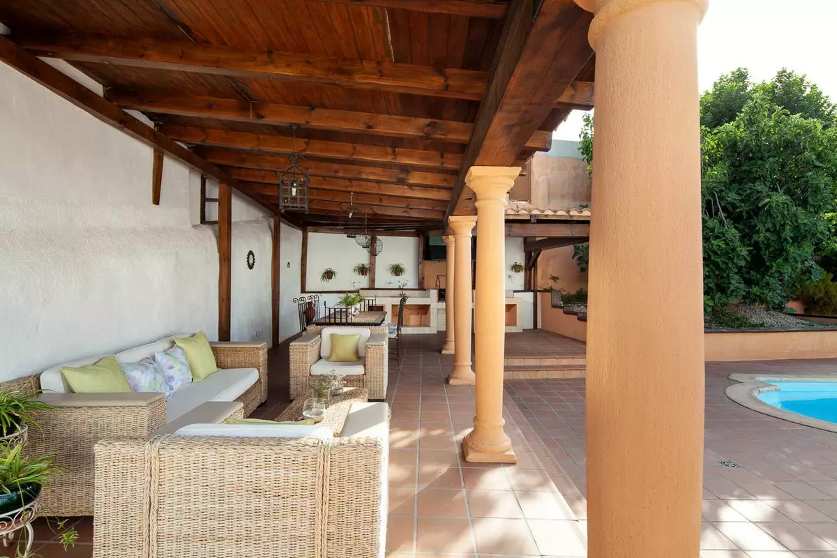 5-bedroom Country House In Serrato, Spain (312 M²)