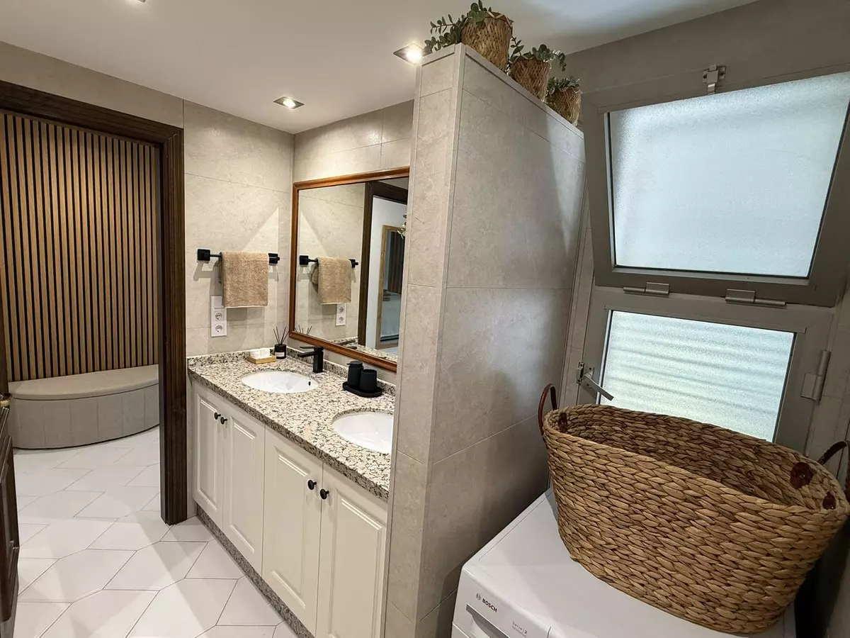 1-bedroom Property In Miraflores, Spain (62 M²)