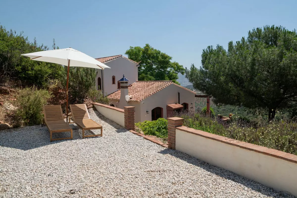 7-bedroom Country House In Almogía, Spain (102 M²)