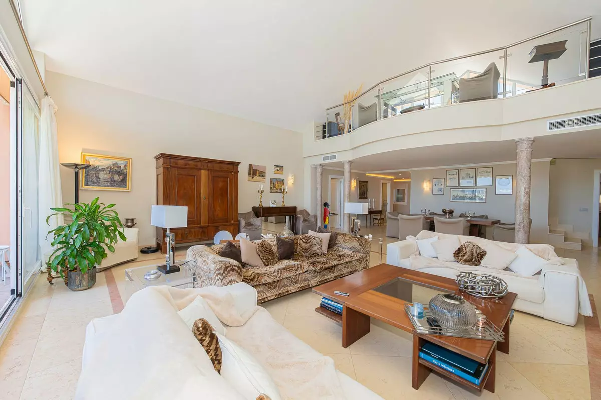 3-bedroom Apartment In Marbella, Spain (263 M²)