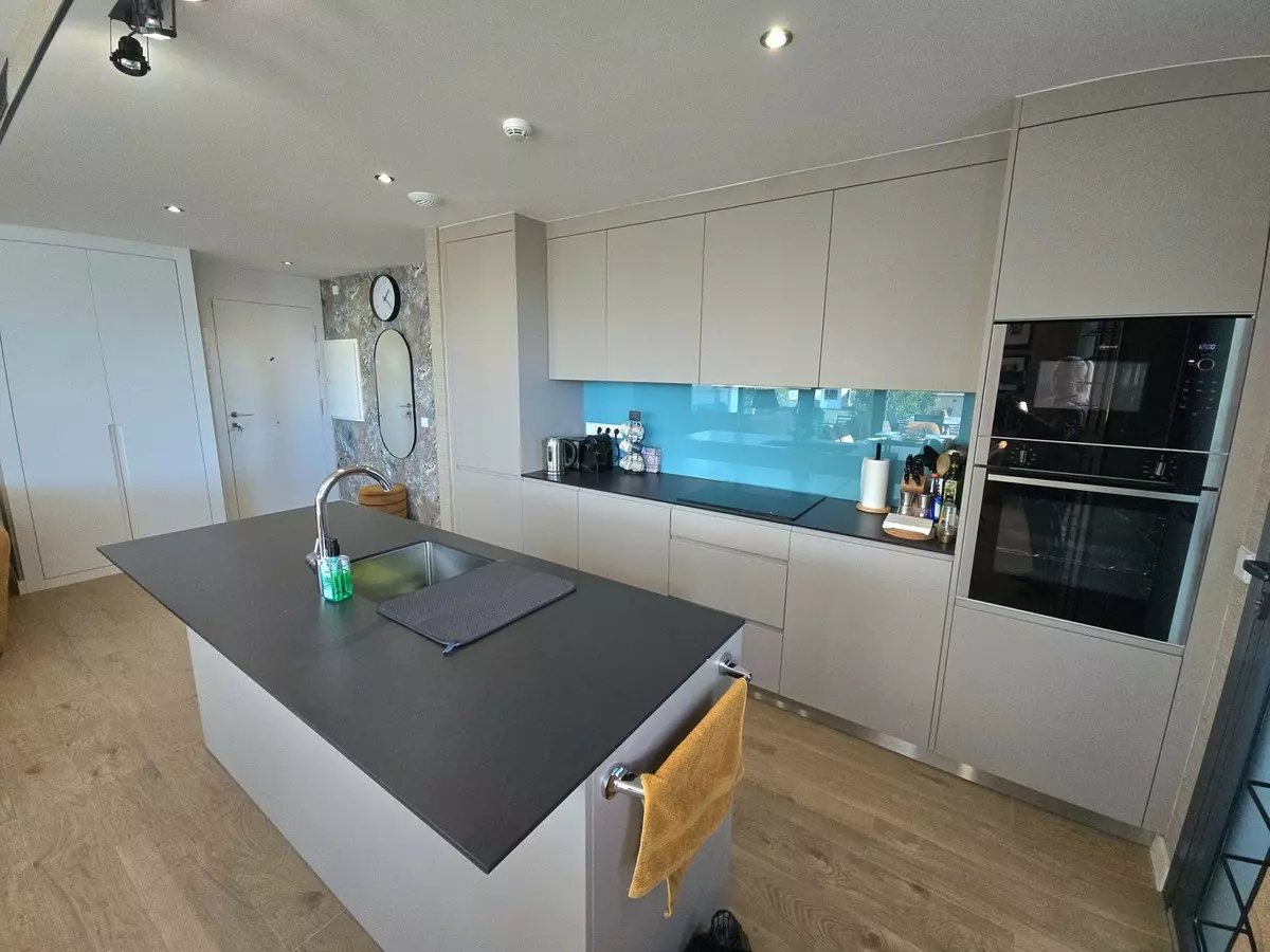 2-bedroom Apartment In Fuengirola, Spain (145 M²)