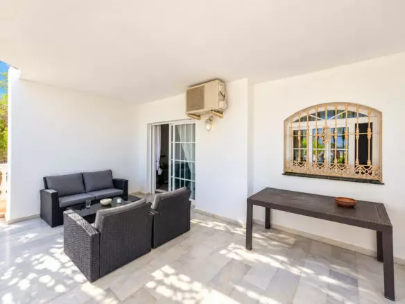 2-bedroom Apartment In Estepona, Spain (89 M²)