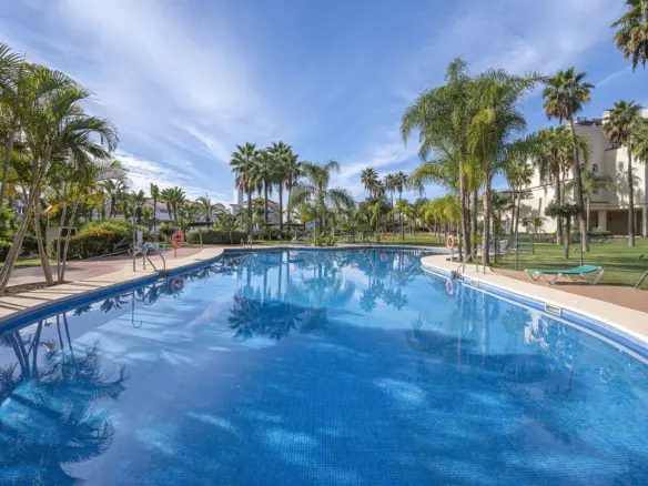 1-bedroom Apartment In Estepona, Spain (90 M²)