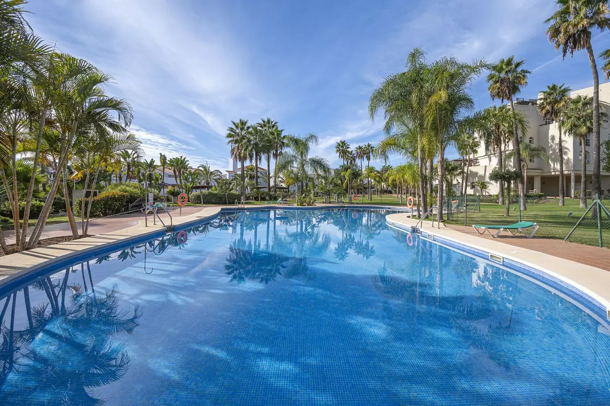1-bedroom Apartment In Estepona, Spain (90 M²)