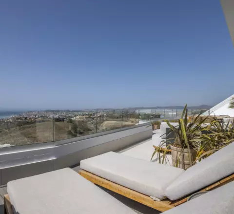 3-bedroom Apartment In Fuengirola, Spain (178 M²)