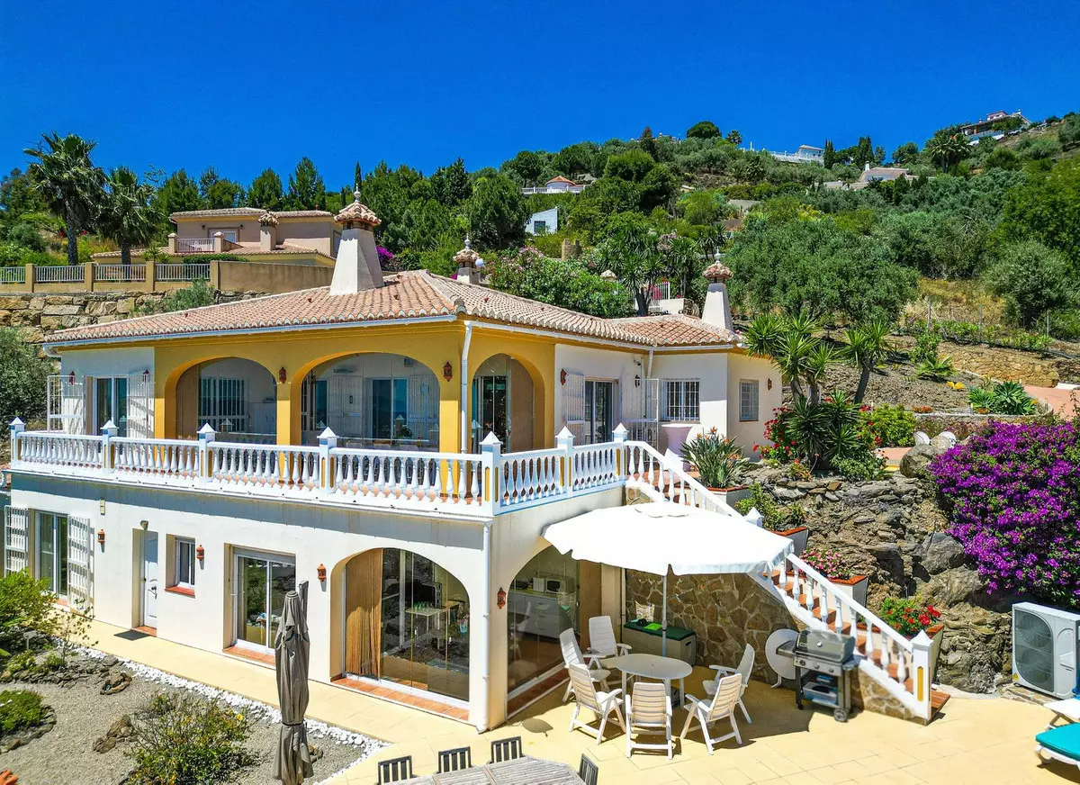 4-bedroom Villa In Vélez – Málaga, Spain (298 M²)