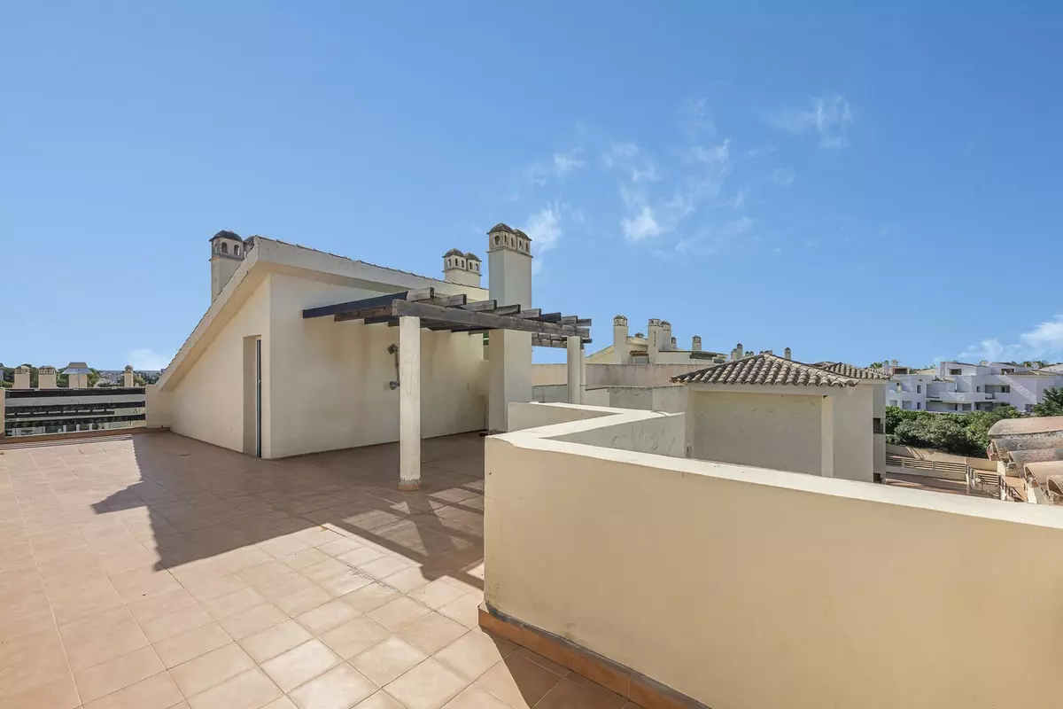 1-bedroom Apartment In Estepona, Spain (90 M²)