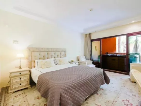 2-bedroom Apartment In Estepona, Spain (171 M²)