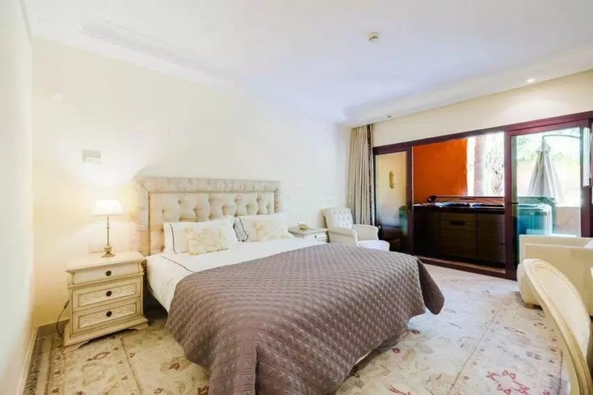2-bedroom Apartment In Estepona, Spain (171 M²)
