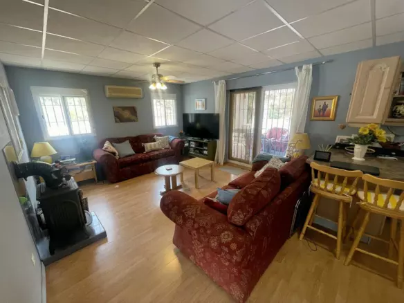 3-bedroom Villa In Álora, Spain (123 M²)