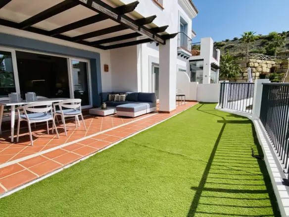 2-bedroom Apartment In Estepona, Spain (111 M²)