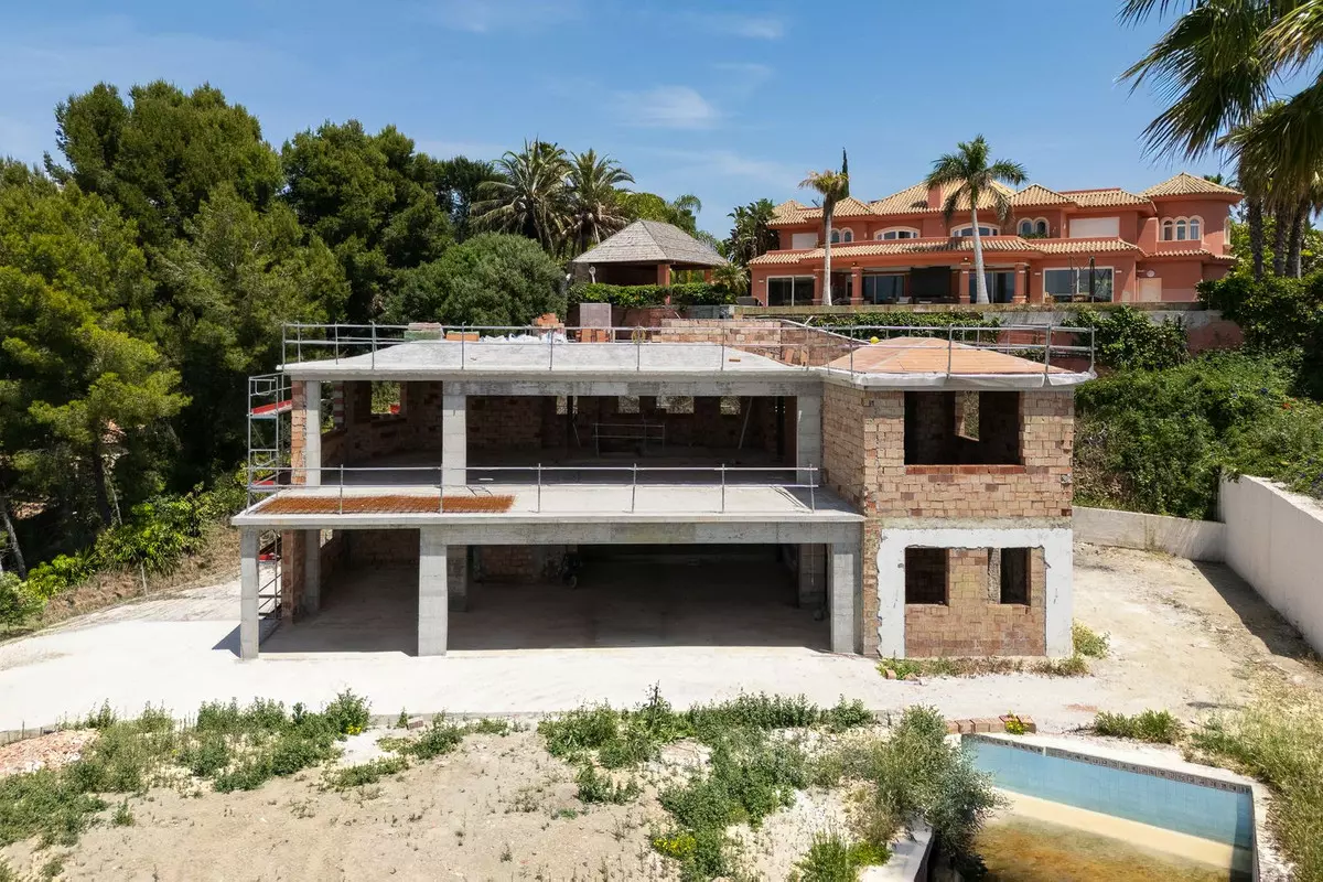 5-bedroom Villa In Estepona, Spain (543 M²)