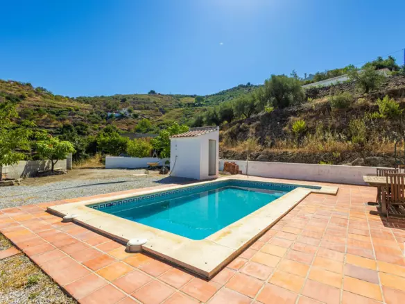 3-bedroom Country House In Cómpeta, Spain (178 M²)